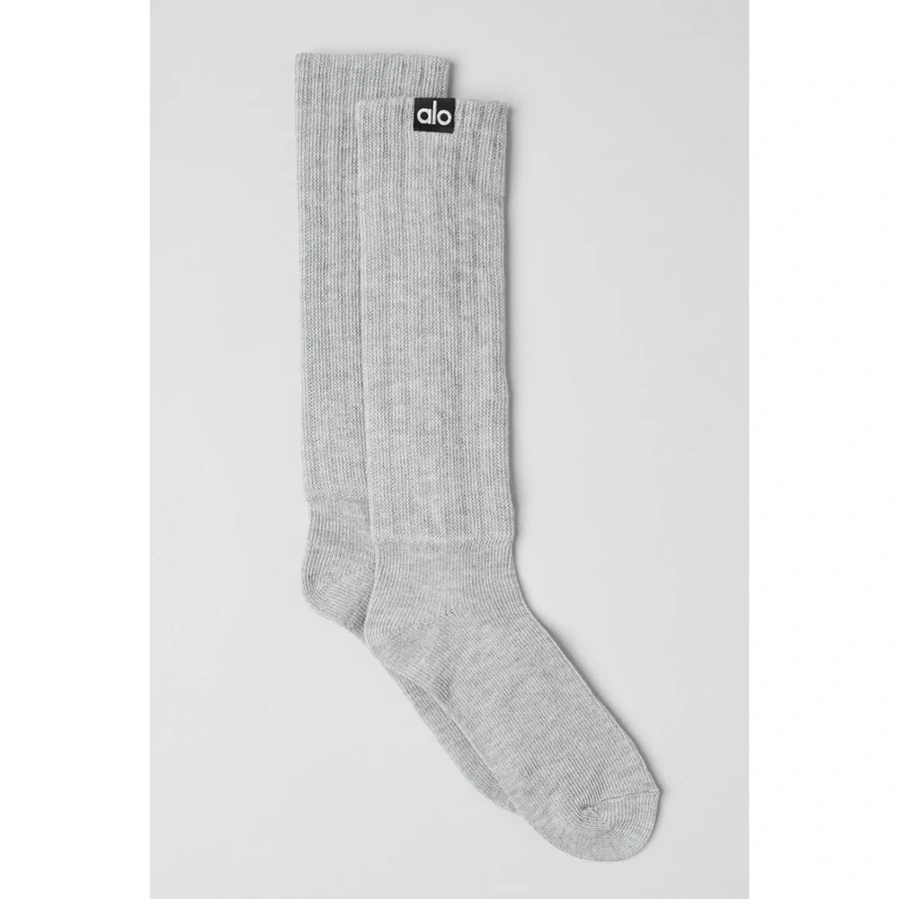 New Alo Yoga Unisex Scrunch Socks in Heather Grey